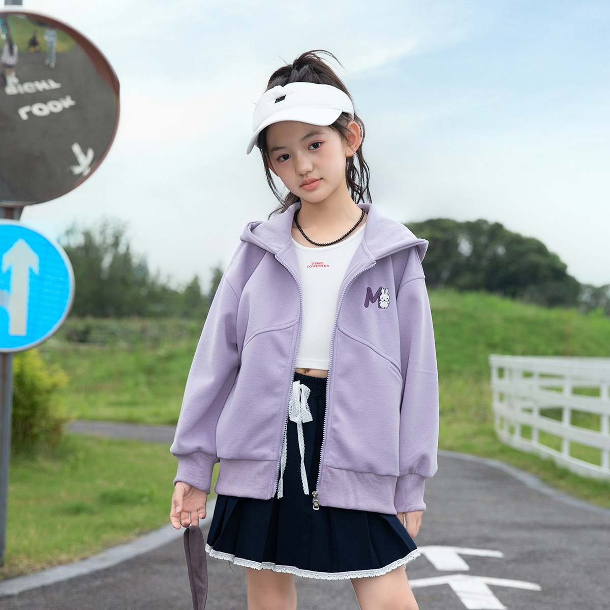 女童秋季外套女初中生独特超好看2025新款流行爆款连帽卫衣上衣