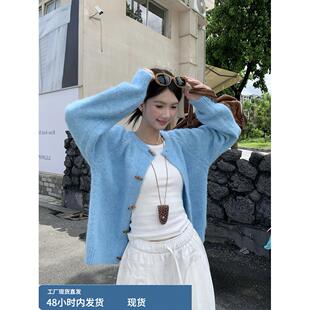 日系软糯浣熊绒圆领毛衣外套女秋冬奶fufu慵懒宽松牛角扣针织开衫