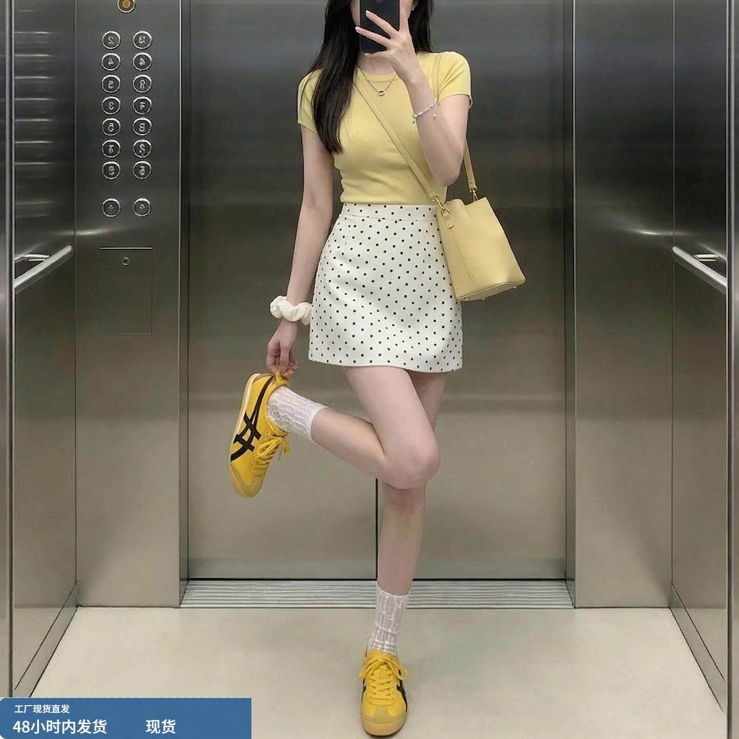 白色波点印花西装短裙女夏季薄款胖mm大码梨形身材显瘦a字半身裙