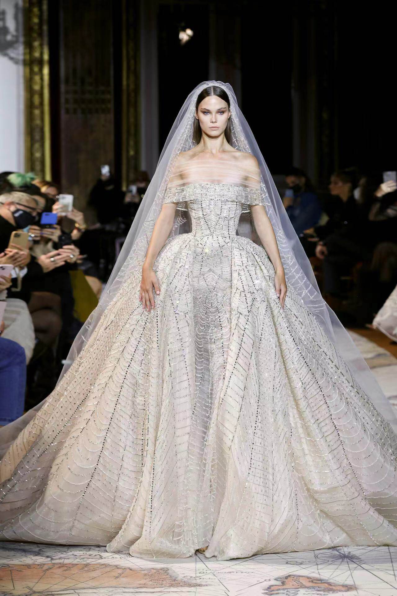 zuhair murad 一字肩奢华收腰显瘦高端酒店教堂婚礼新娘主婚纱