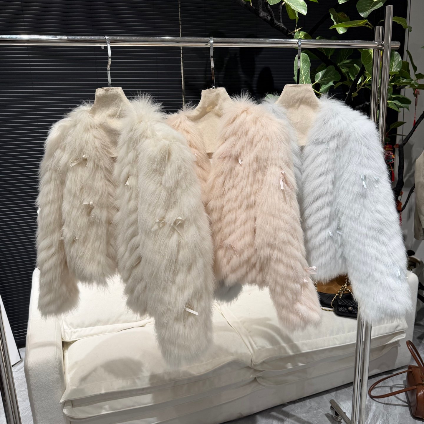 蝴蝶结狐狸毛皮草外套女202