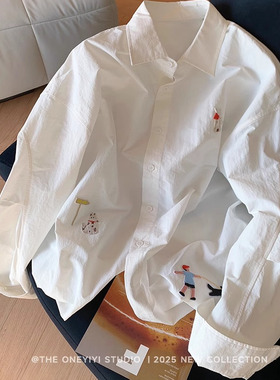 法式白色卡通刺绣衬衫女2025秋季新款设计感小众宽松百搭长袖衬衣