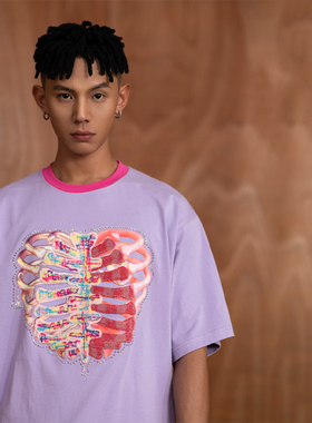 CLP原创紫色爱心心形骨架刺绣印花T恤男女宽松廓形设计联名短袖潮