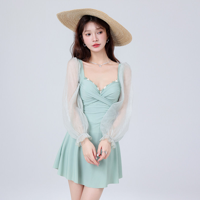 泳衣女2024新款夏连体显瘦保守裙式牛油果绿高级感性感泡温泉泳装