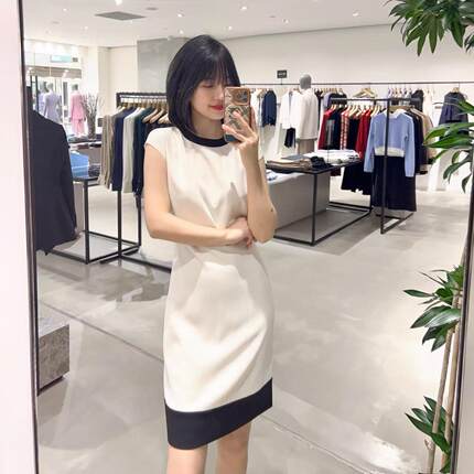 TH女装2026夏季经典三醋酯混纺黑白拼接修身显瘦连衣裙M1109608