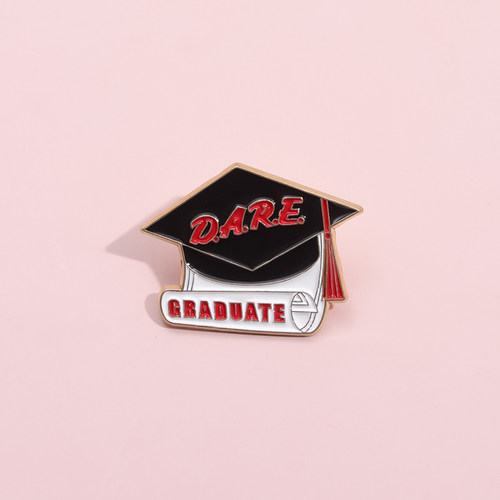 大胆毕业博士帽胸针金属徽章