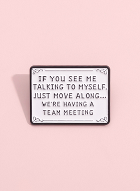 我们要开一个团队会议胸针英文字母金属徽章衣服包包装饰勋章挂件