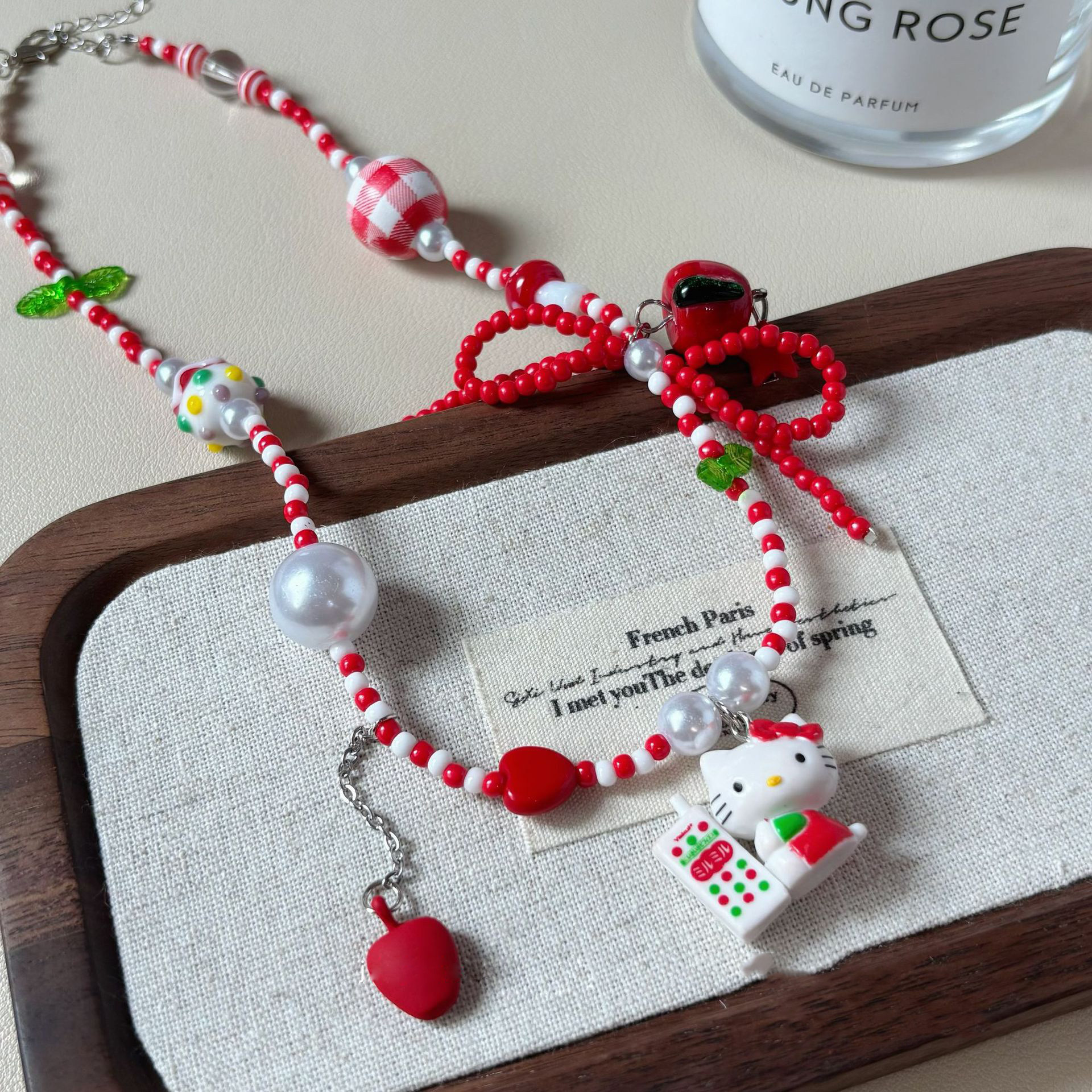 2026新款童趣小猫蝴蝶结项链彩色串珠苹果颈链锁骨链甜美可爱配饰