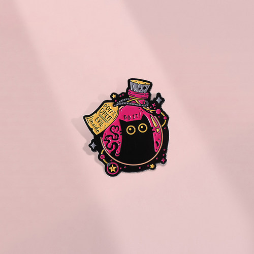 趣味钻罐子里可爱猫咪胸针金属徽章衣服包包笔袋挂件配饰