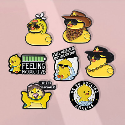真是令人惊叹短语胸针小黄鸭可爱卡通金属徽章ins潮装饰礼物勋章