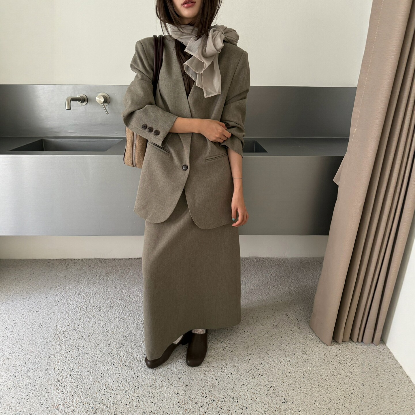 秋季韩系风西装外套直筒裙套装女简约时尚韩系气质高级感两件套女