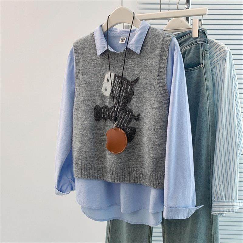2025新款马甲甜美可爱卡通学院风针织衫秋冬圆领毛衣打底坎肩背心