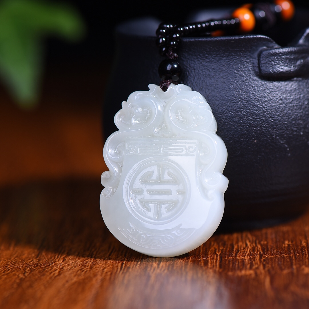 新疆和田玉羊脂玉白玉青白玉瑞兽平安牌吊坠男女士款挂件玉坠玉佩