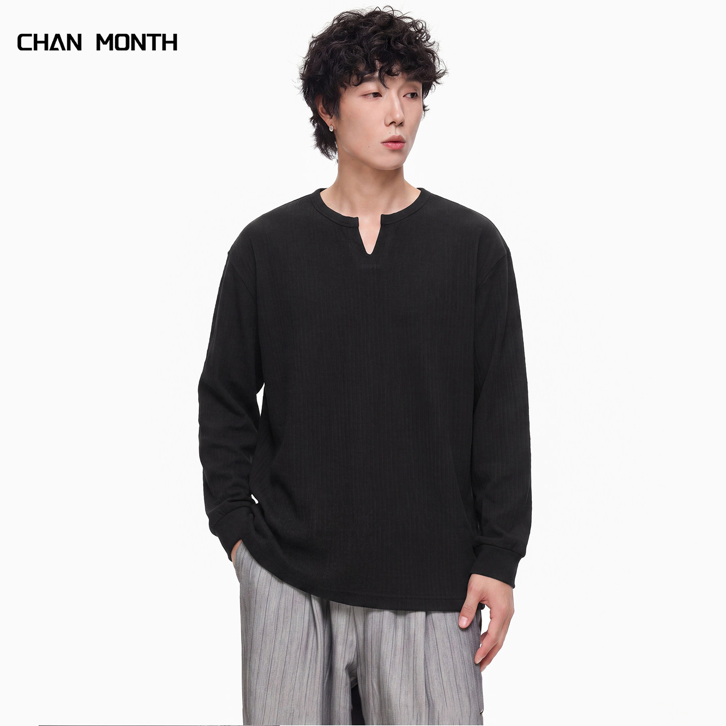 CHAN MONTH秋冬老钱风黑色小V领长袖T恤男肌理感坑条宽松百搭
