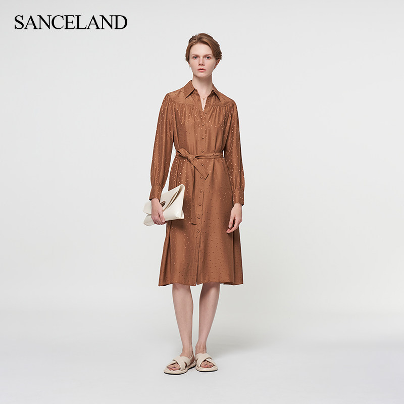 SANCELAND三石一澜春秋圆点肌理感真丝A字衬衫领长款系带连衣裙