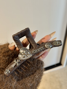 哥特羁绊◆高级感美拉德气质减龄抓夹复古旧金属字母后脑勺鲨鱼夹