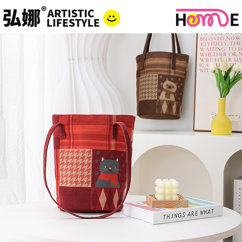 弘娜×恩久吾 原创复古艺术感ins风创意通勤大容量单肩帆布包女W