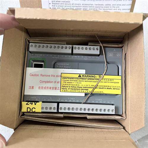 议价施耐德PLC模块TM200CE24T全新原装实物如图现货
