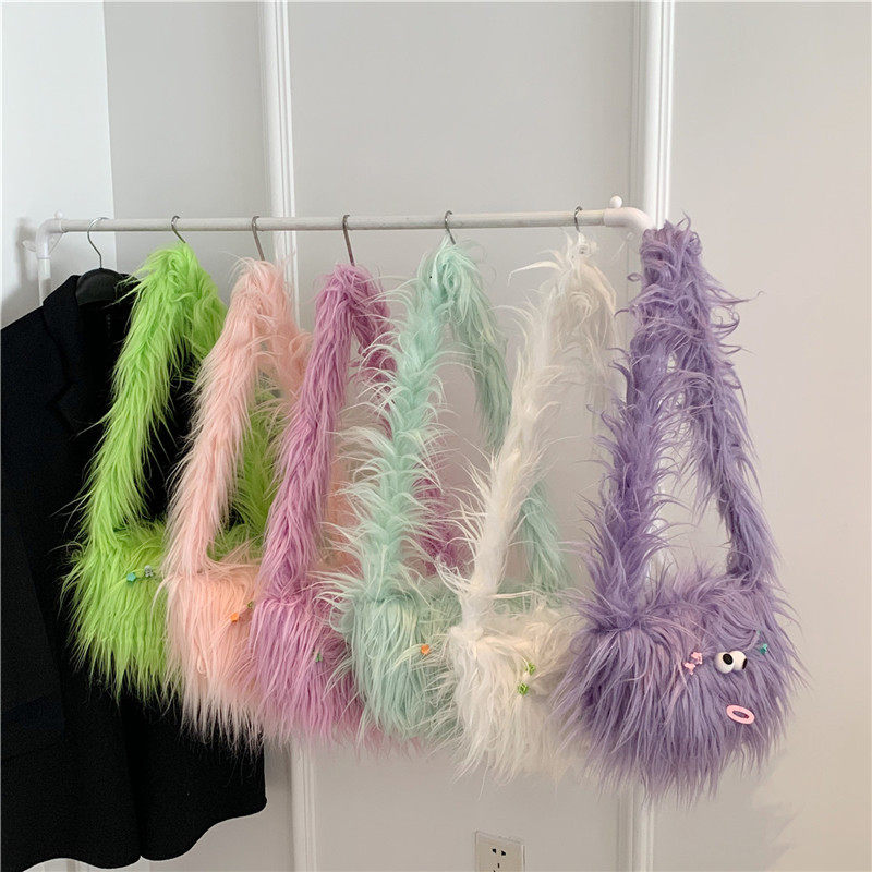 时尚小众设计毛毛包包女2025新款秋冬可爱个性搞怪超火单肩斜挎包