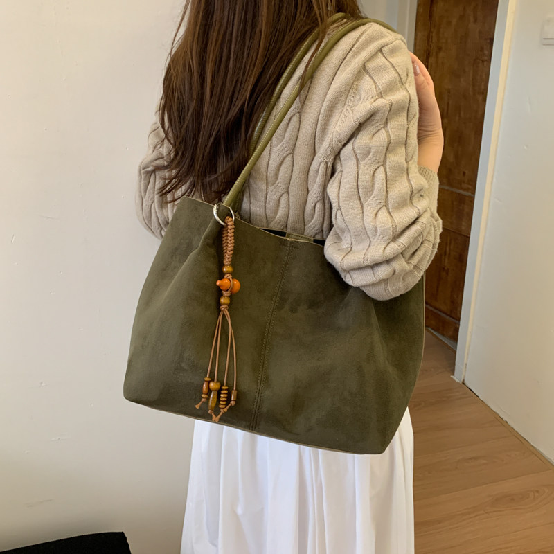 高级感复古通勤大容量托特包包女2025新款秋冬超火休闲时尚单肩包