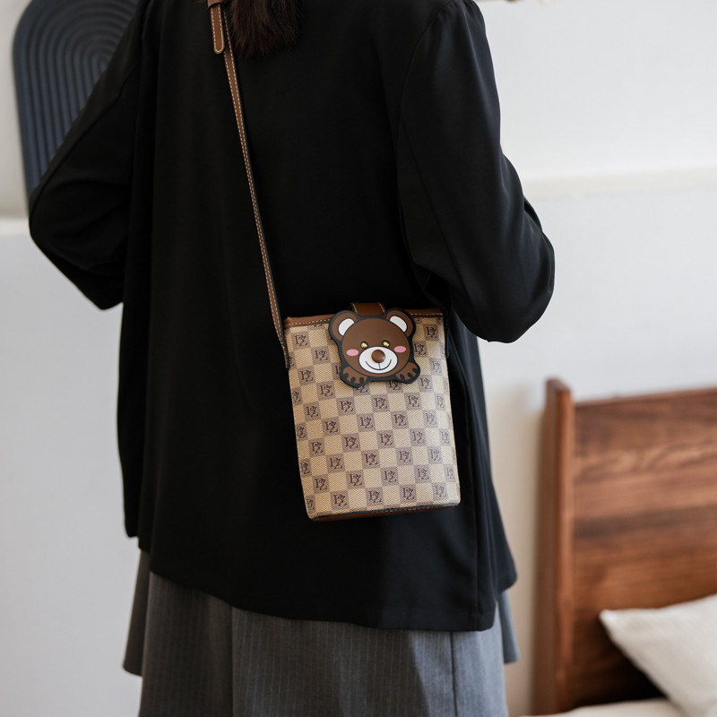 手机包女斜挎2026新款夏季高级感轻奢小众迷你小包超火精致单肩包