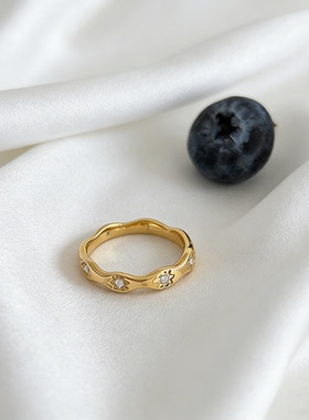 几何波纹镶钻八芒星戒指钛钢保色