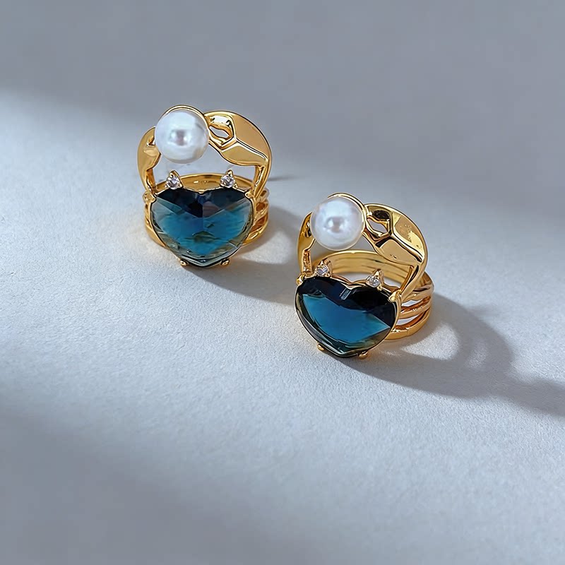 镂空蓝色爱心形水钻举珍珠的小螃蟹造型戒指女个性甜酷潮中食指环