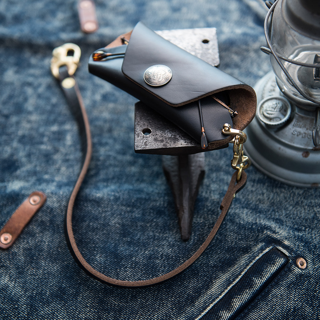 山岩手工制作 美国HorweenCXL霍尔文皮革 复古机车眼镜盒皮套