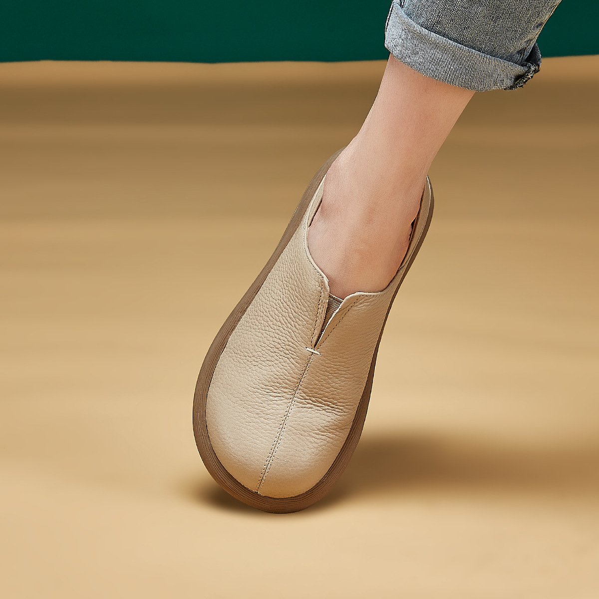 圆头厚底小皮鞋女2025新款英伦风复古深口一脚蹬休闲简约中跟单鞋