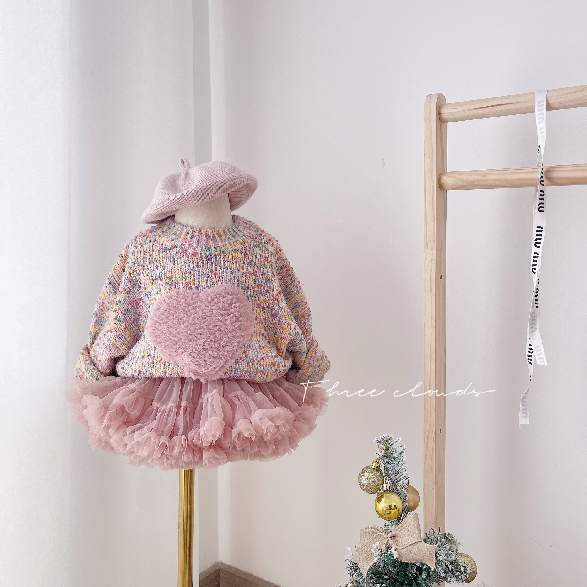 三小朵婴幼儿宝宝女童秋冬爱心彩色毛衣蓬蓬裙公主套装短裙纱裙