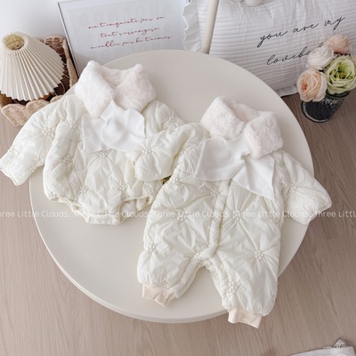 三小朵2846【小雪花】女宝高级白色花朵加绒桁棉加厚保暖连体衣哈