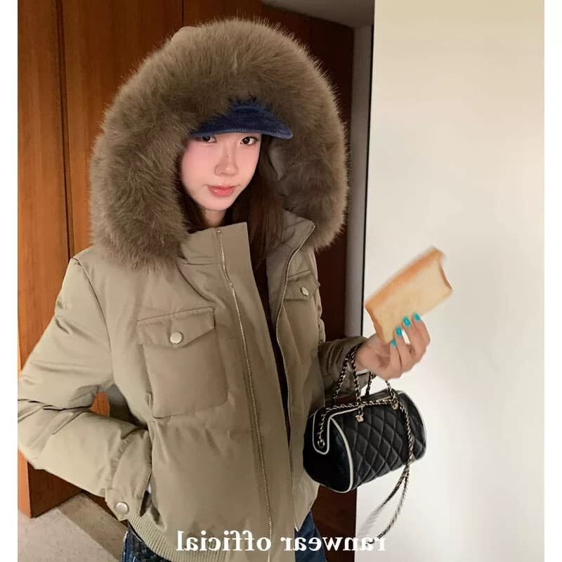 2026新款超好看口袋短款连帽大毛领羽绒棉服女保暖冬季外套女