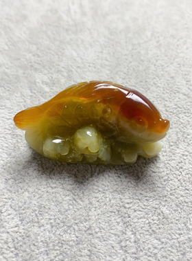 新岫玉吊坠金鱼卧牛金蟾花玉锦鲤手雕手把件河磨玉达摩唐马财神等