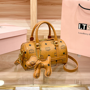 香港品牌女包2025新款真皮枕头包女斜挎单肩质感小众mini波士顿包