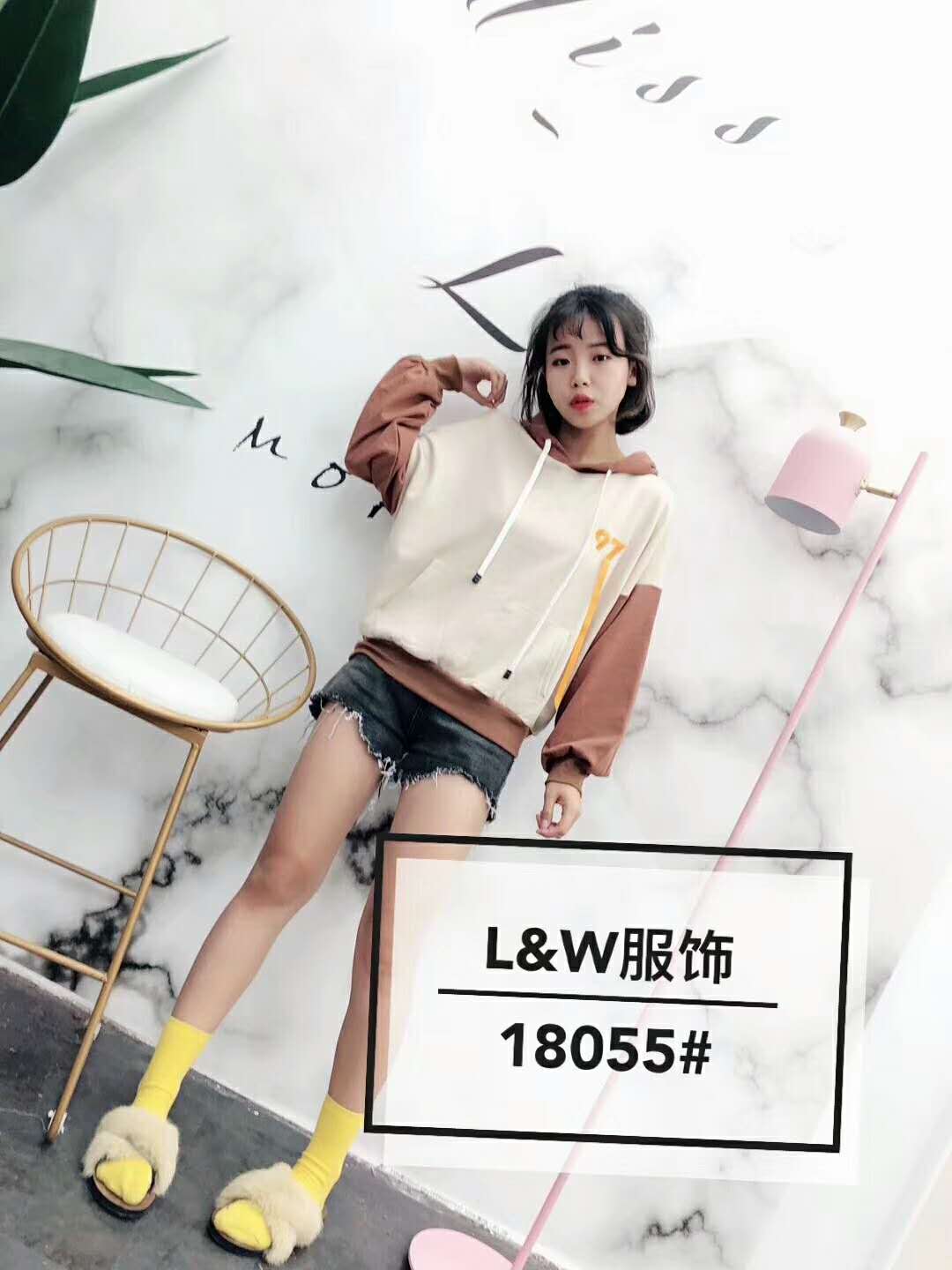 L£¦WÅ®×°TÐôÉÀÁ¬Ã±ÎÀÒÂÀýÍâLI WAI FASHION 2018Ç^пîѧԺÎÀÒÂ