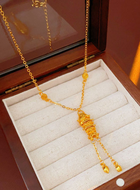 新款沙金色五帝钱锦鲤鱼莲蓬项链女轻奢高级感锁骨链七夕生日礼物