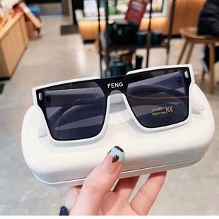 网红女可爱多巴胺甜妹风穿搭夏日套装少女亮色眼镜墨镜风格