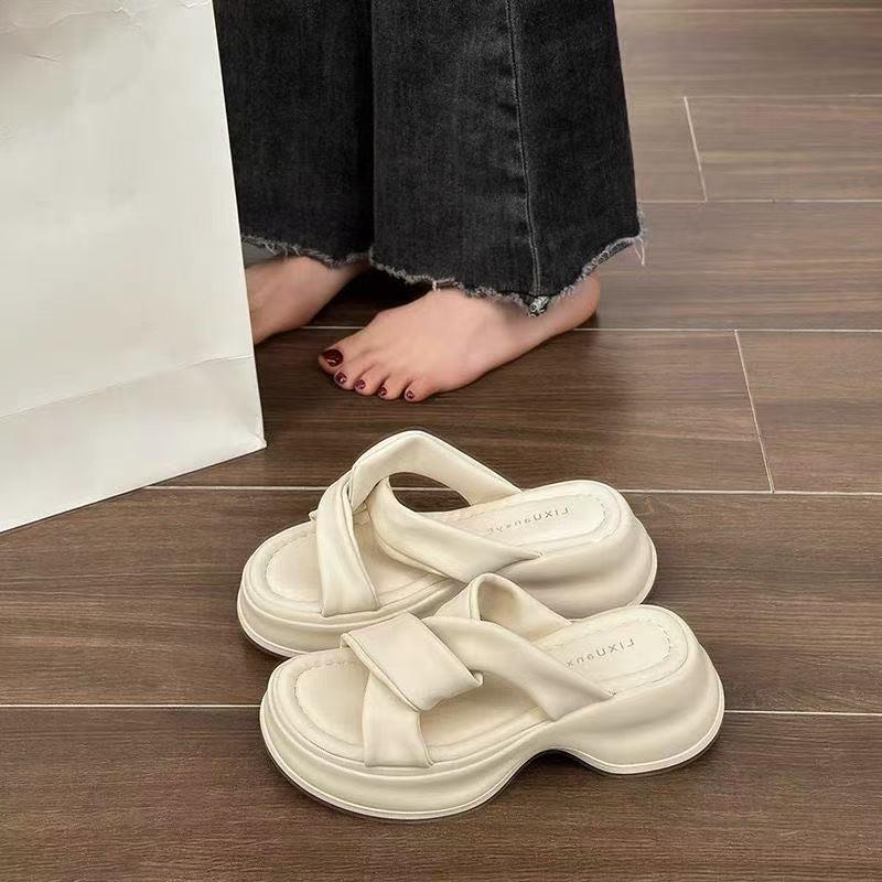 网红拖鞋女夏外穿2025超火新款松糕厚底沙滩法式配裙子罗马凉拖鞋