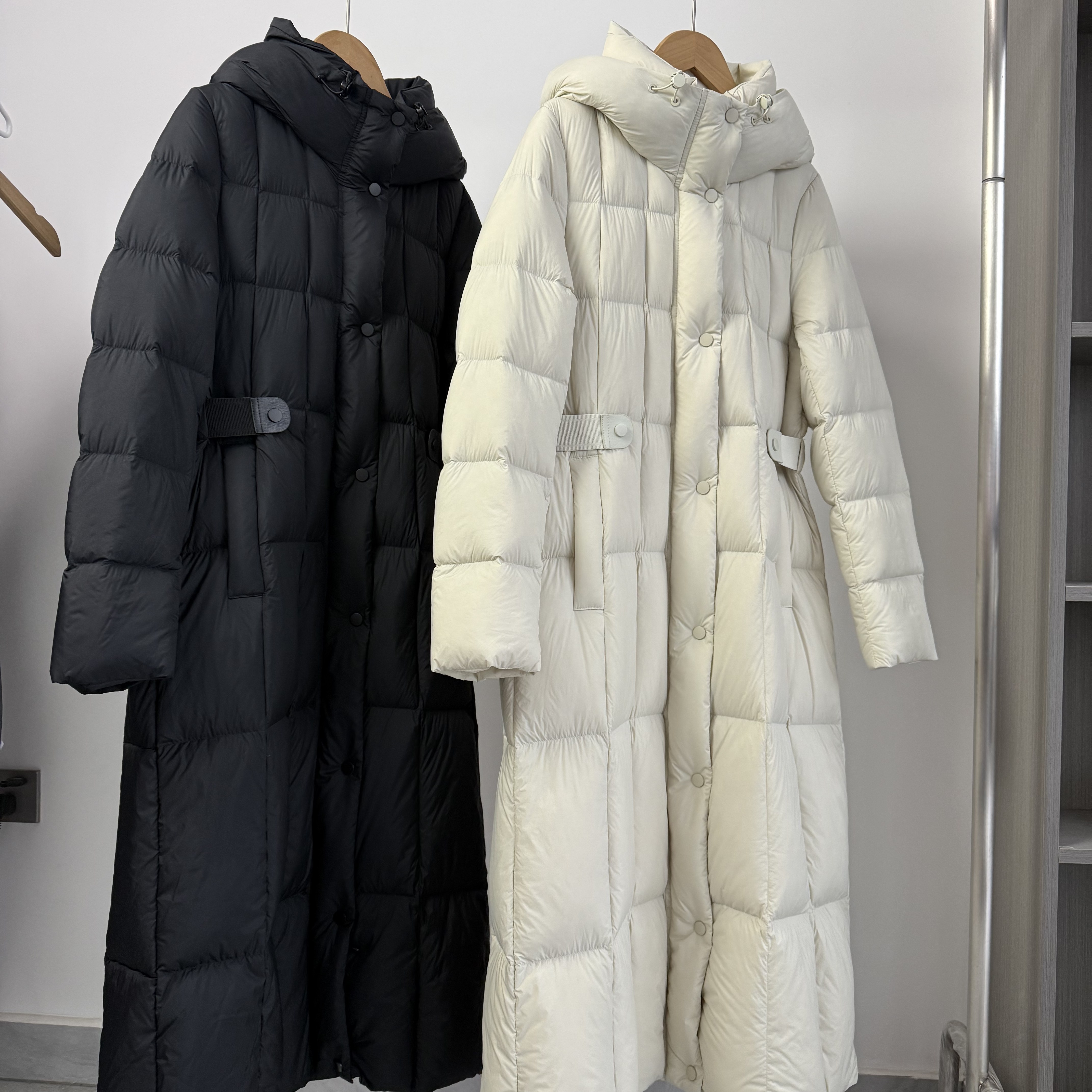 黑色长款羽绒服女2025冬季新款小个子修身显瘦白鸭绒过膝加厚外套