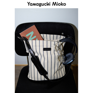 棉麻拼真皮通勤条纹水桶斜挎单肩包包 pup 山口美袋 Striped