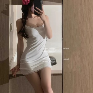 涞觅西诗 恋恋纯情*纯欲性感蕾丝花边吊带连衣裙辣妹黑白可外穿睡