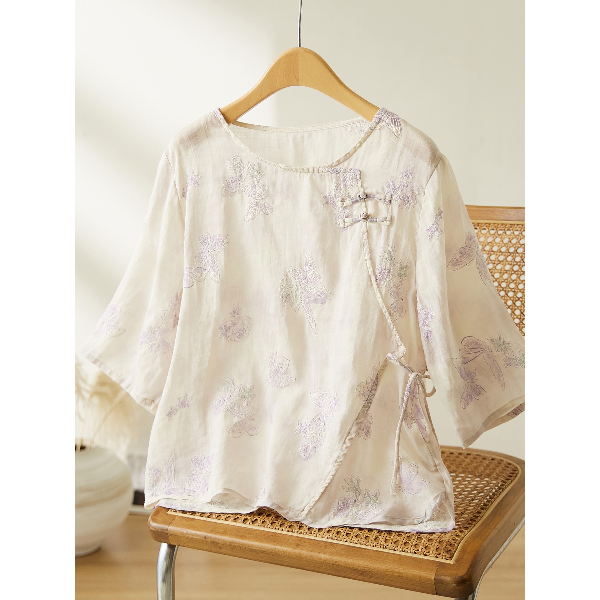 香港潮牌棉茧 ??文艺风苎麻上衣女夏2025年夏季新款立体蝴蝶刺绣,女装/女士精品,汉服上装,淘宝优惠券,粉丝福利购,淘宝优惠卷