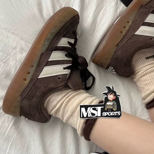Adidas复古摩卡棕低帮鲨鱼板鞋