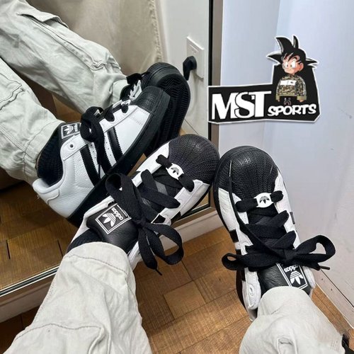 Adidas三叶草贝壳头2代黑白板鞋