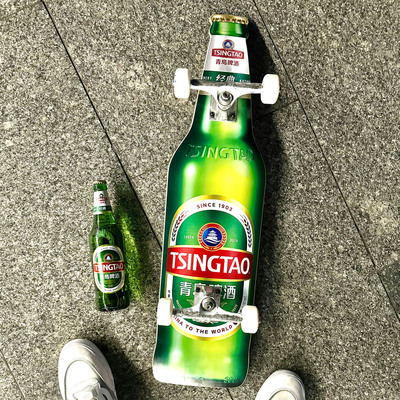 青岛啤酒异型滑板酒瓶kizzles
