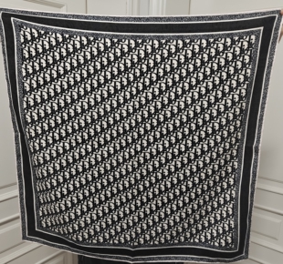 D字母黑棕真丝羊毛双面异色暗纹提花丝巾65方巾围巾秋冬新款