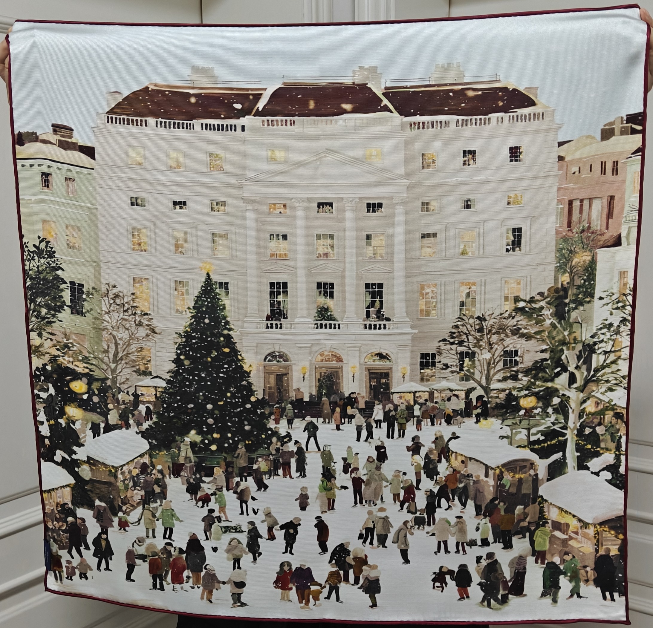 真丝意萝绸双面异色丝巾65方巾围巾秋冬新款女神精品圣诞狂欢裱画