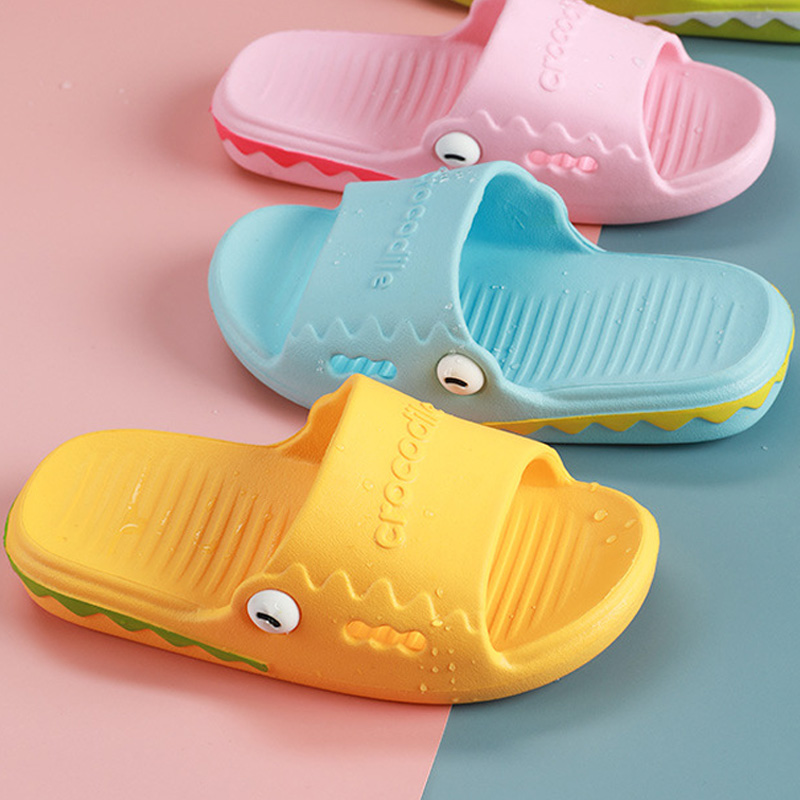 卡通儿童夏季轻便防滑拖鞋防臭