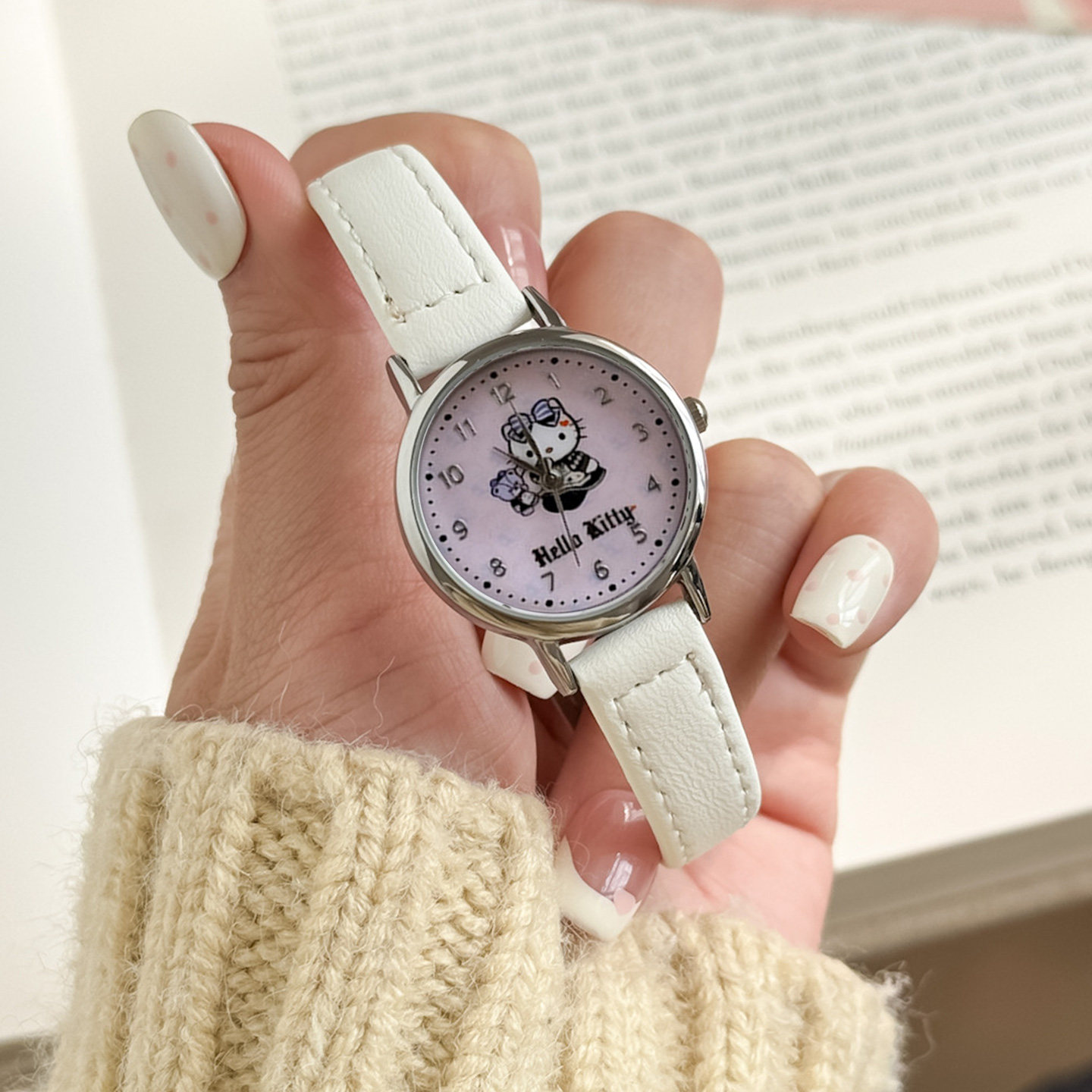 HelloKitty儿童手表女孩初中小学生专用2025新款只看时间防水石英