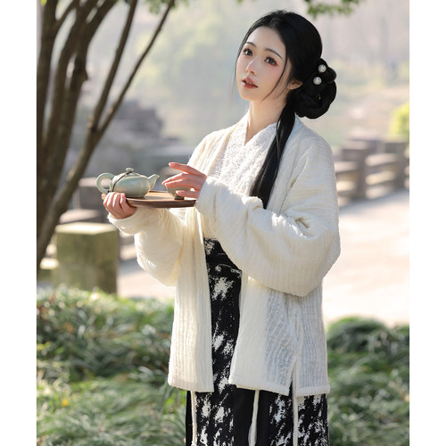 半城繁華2023春羊毛针织汉服宋制